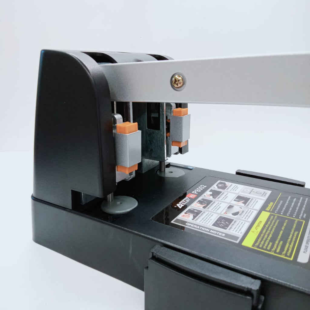 ASTAR HEAVY DUTY PUNCH P8002 ( 150 Sheets )